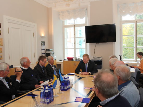 Riigikaitsekomisjoni esimees Marko Mihkelson kohtub Rootsi eruohvitseridega